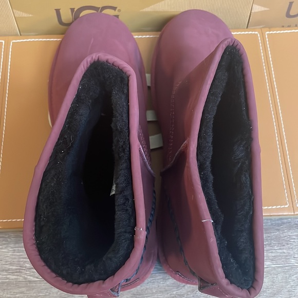 Brand New Men’s UGG Classic Mini Deco Maroon Suede Sheepskin Ankle Winter Boots - Picture 5 of 6